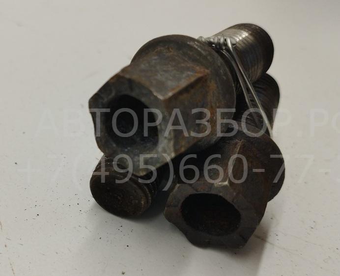 Болт колесный