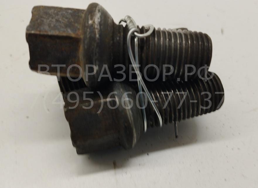 Болт колесный