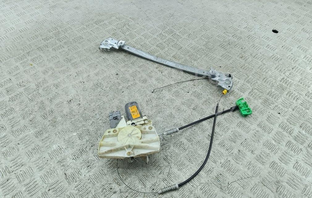 Стеклоподъемник электр. задний левый