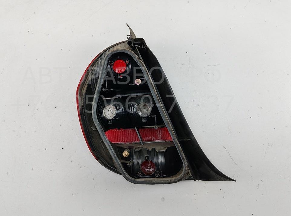 Фонарь задний правый