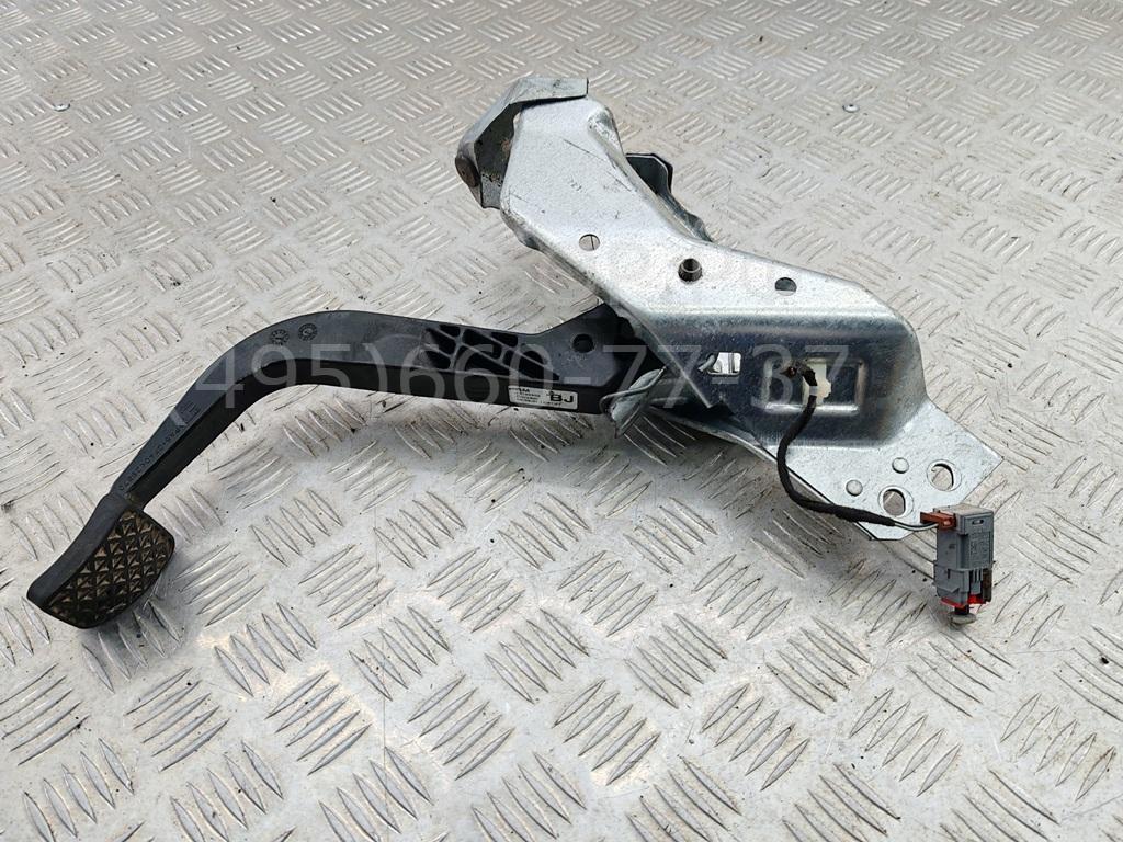 Педаль сцепления