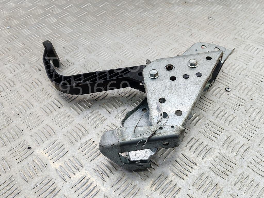 Педаль сцепления