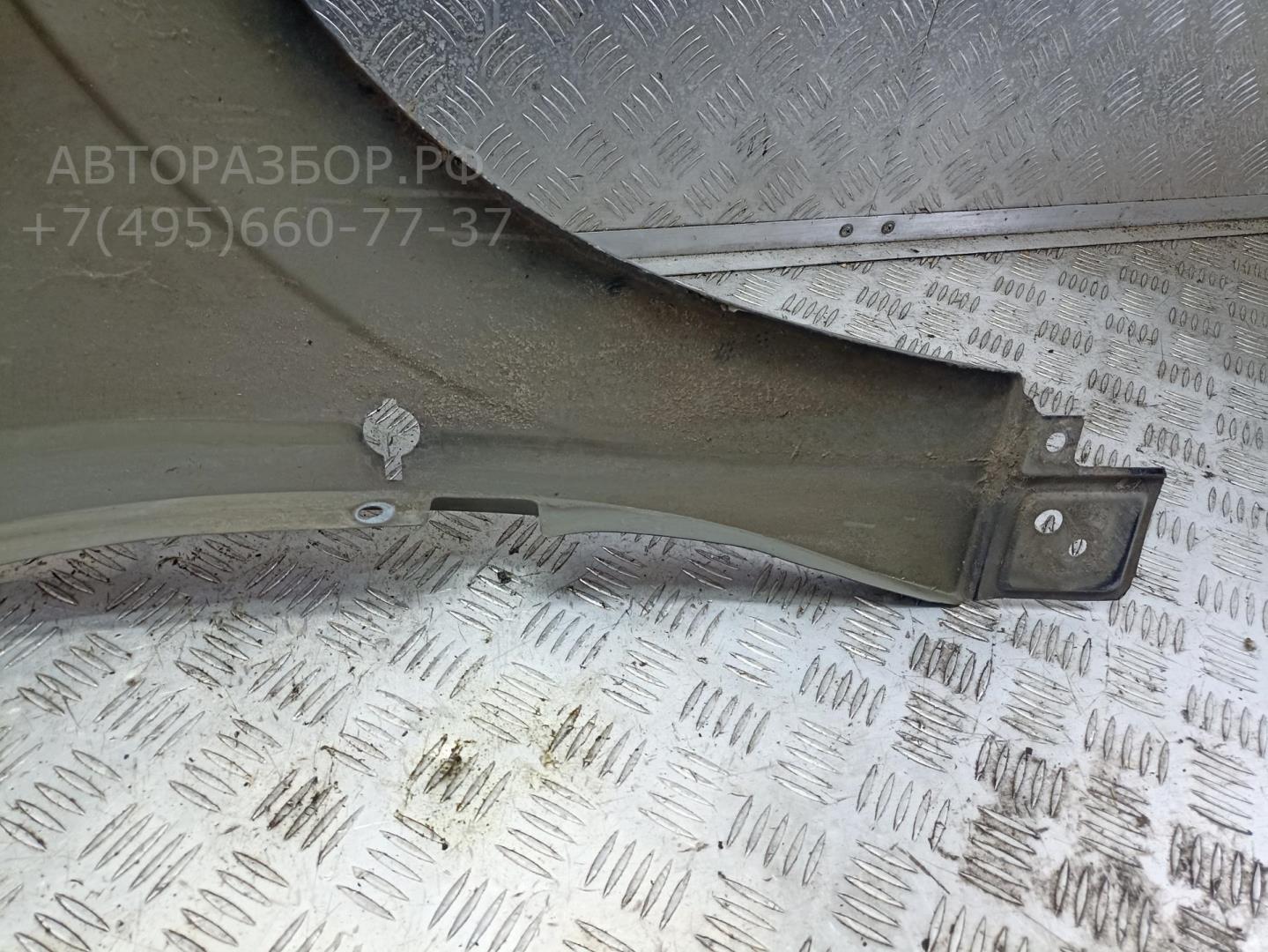 Крыло переднее левое