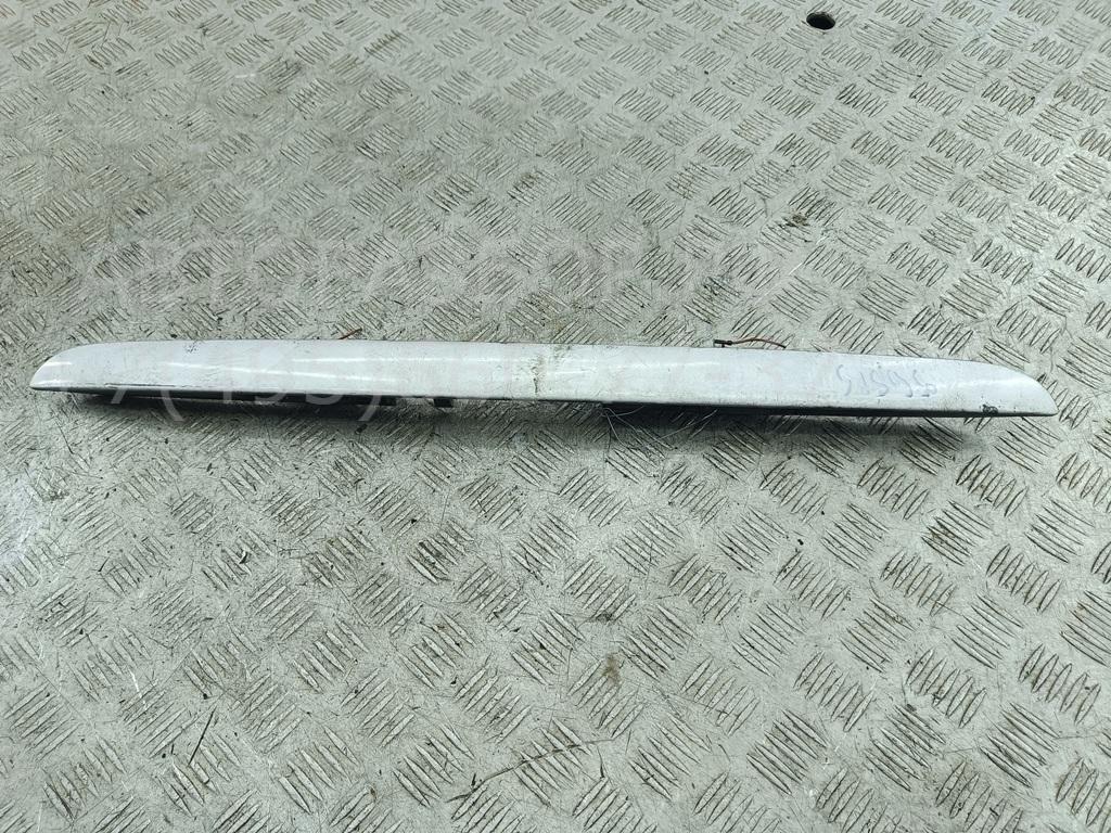 Накладка крышки багажника