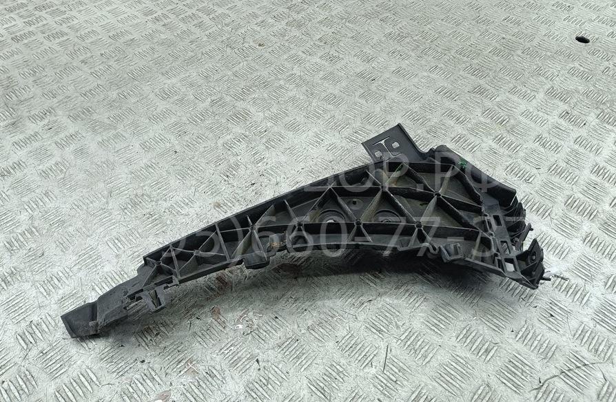 Кронштейн переднего бампера