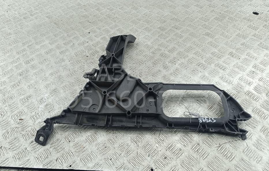 Кронштейн заднего бампера