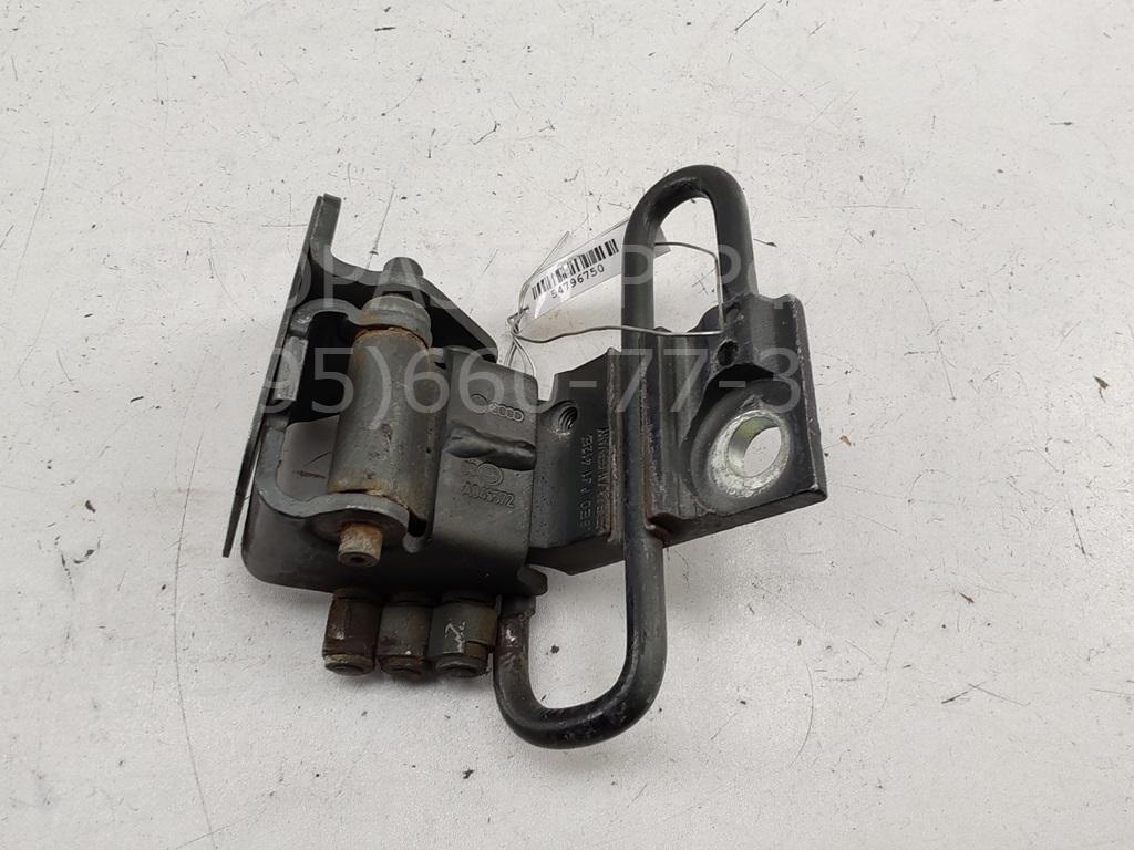 Петля двери