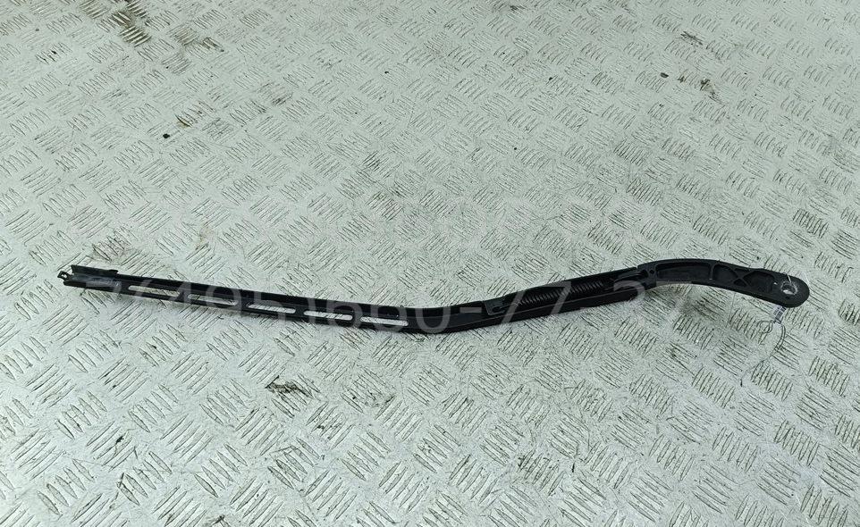 Поводок стеклоочистителя передний левый