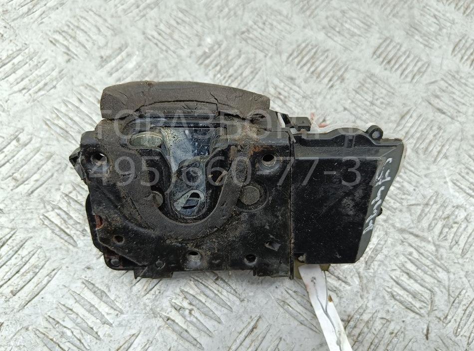 Замок двери передней правой