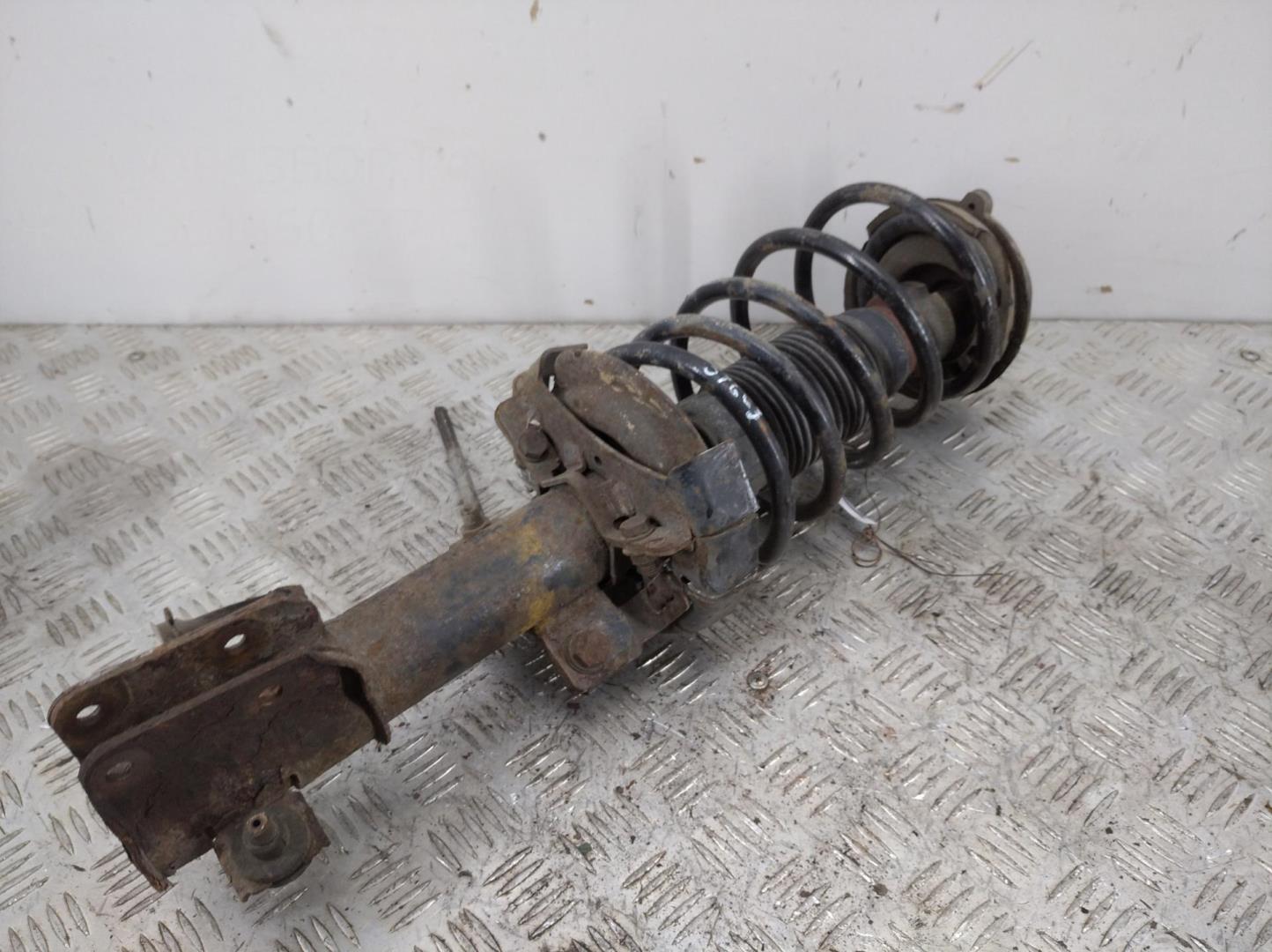 Амортизатор передний правый