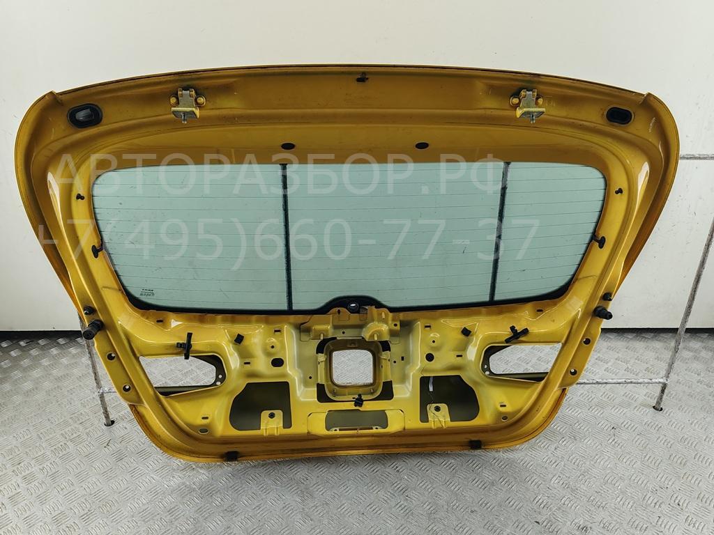 Дверь багажника