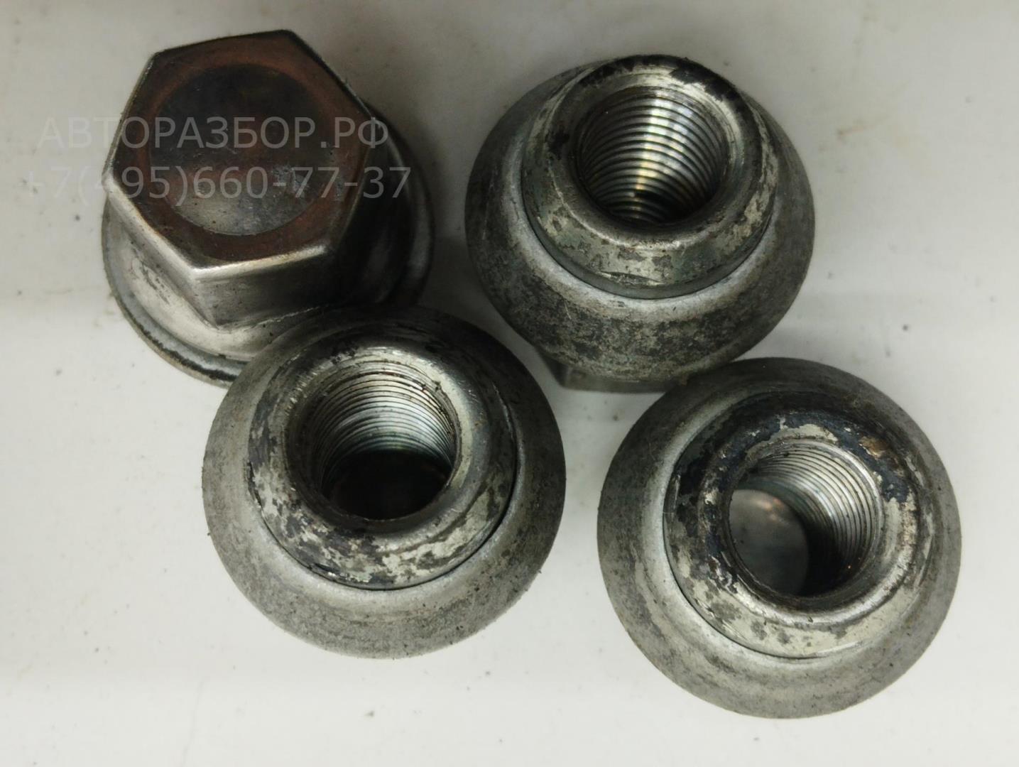 Болт колесный