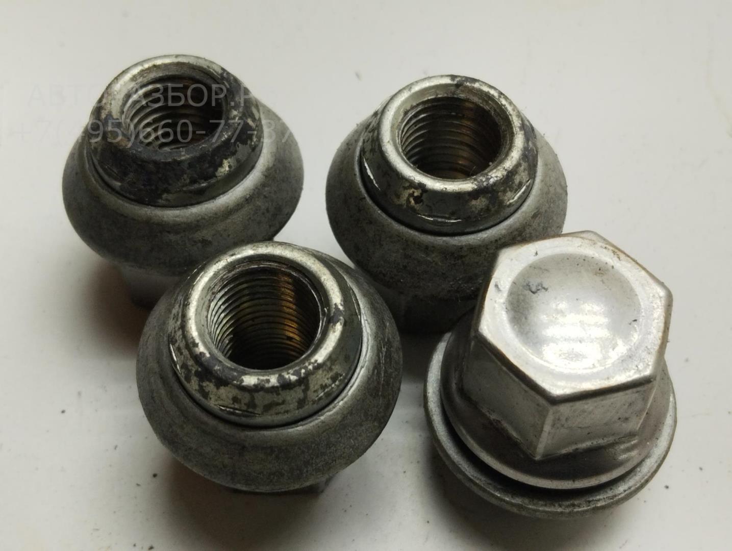 Болт колесный