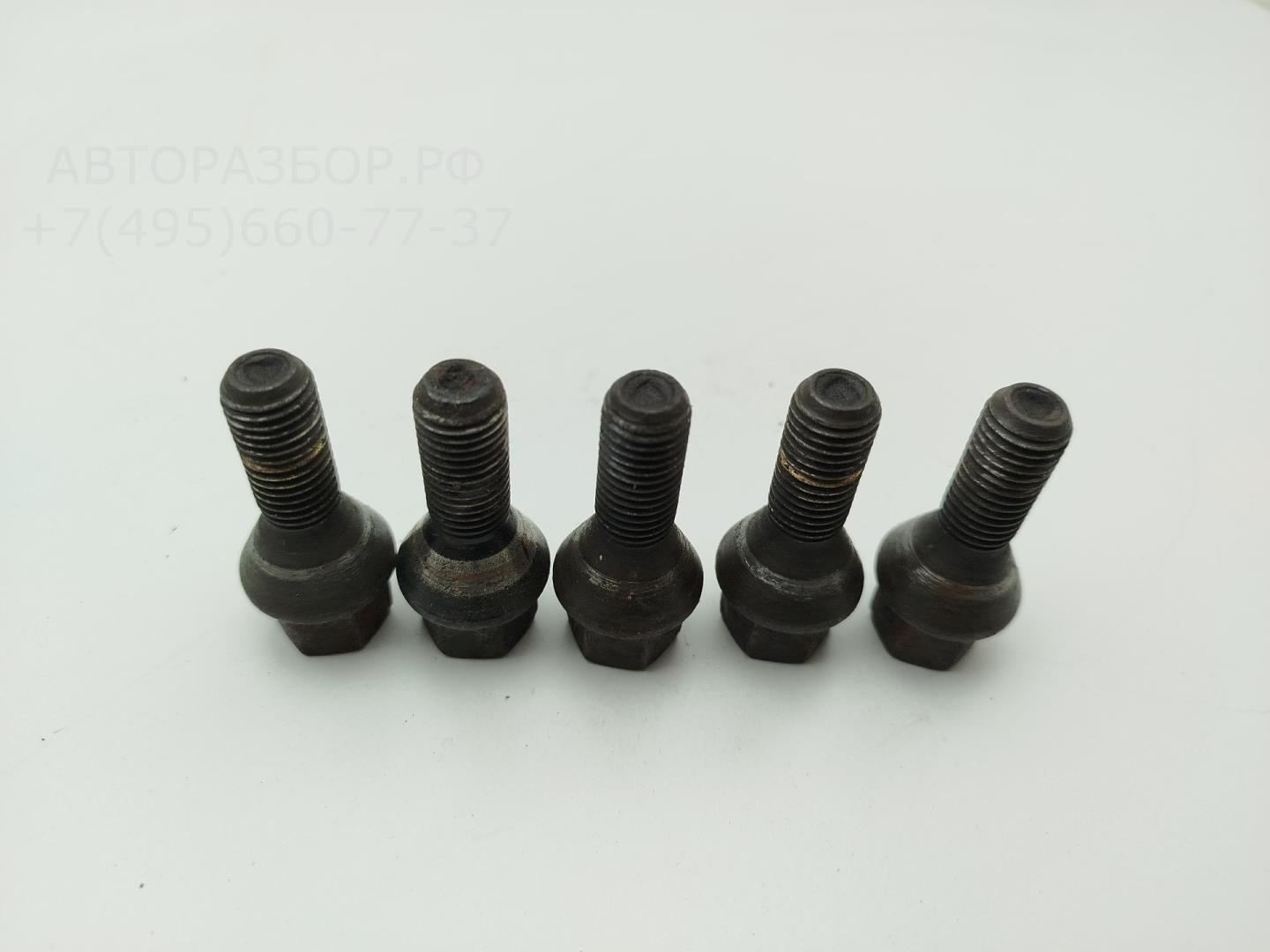 Болт колесный