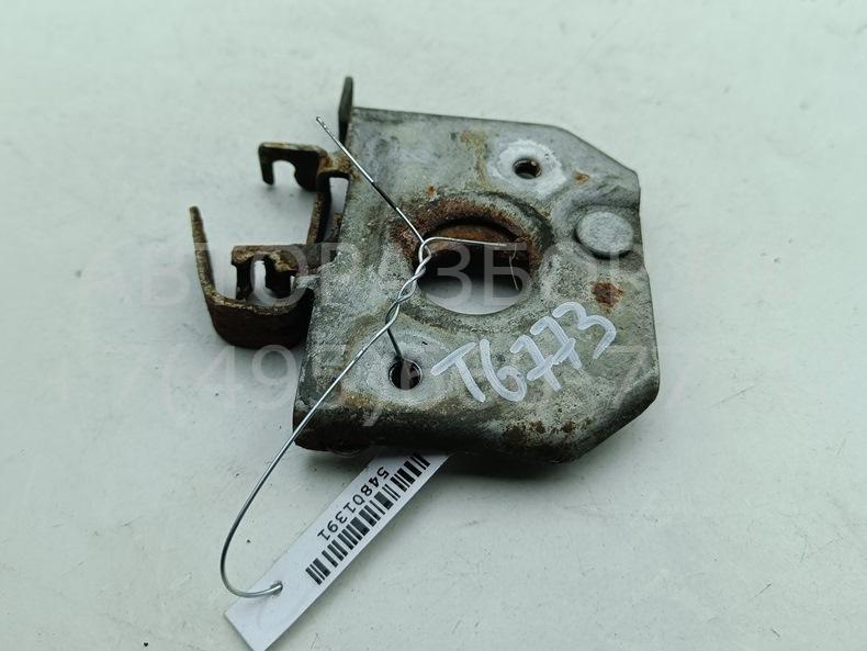 Замок капота