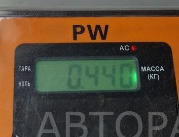 Петля капота правая