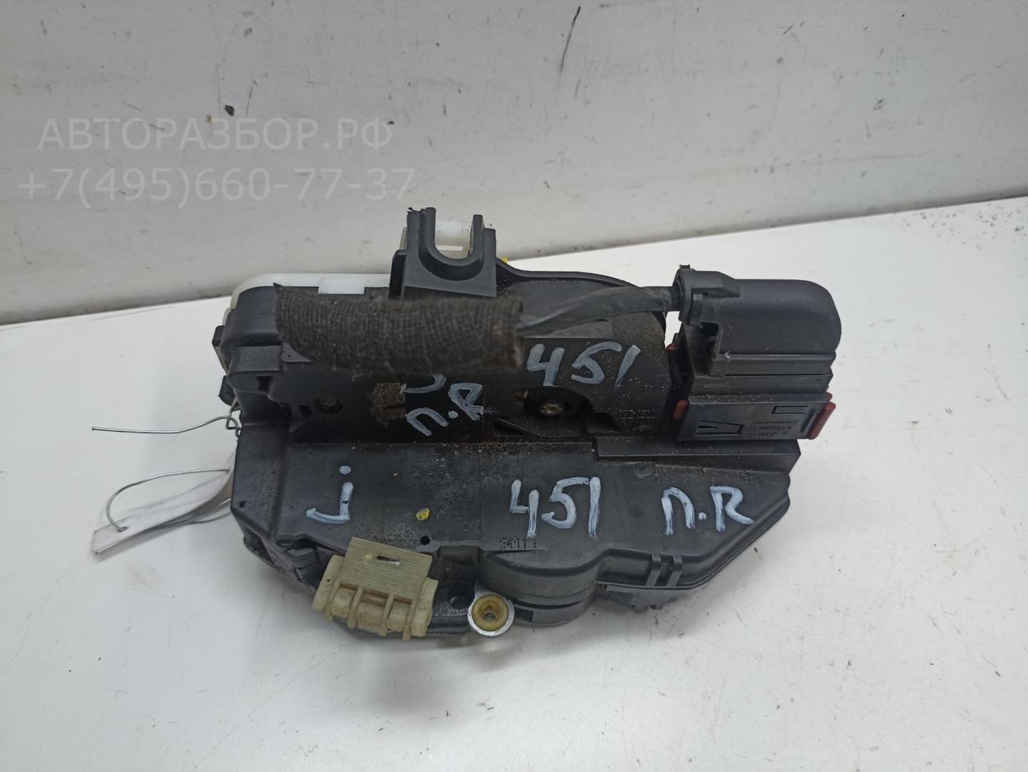 Замок двери передней правой