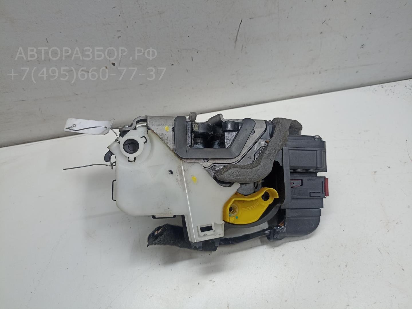 Замок двери передней правой