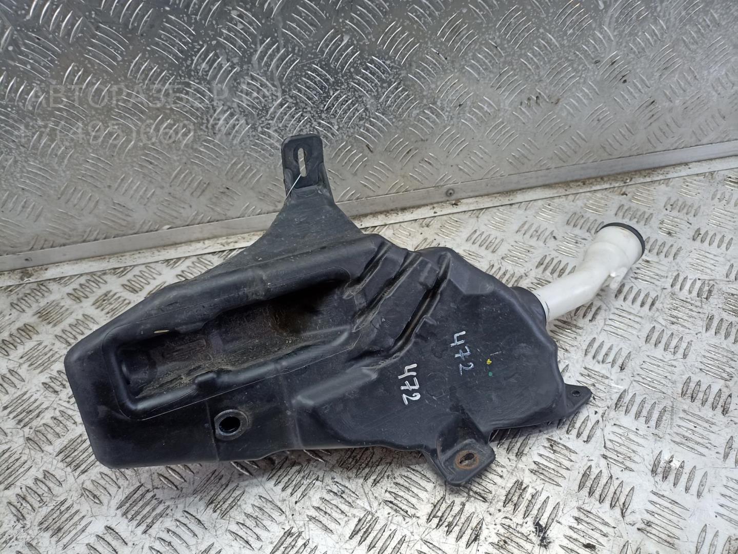 Бачок омывателя лобового стекла