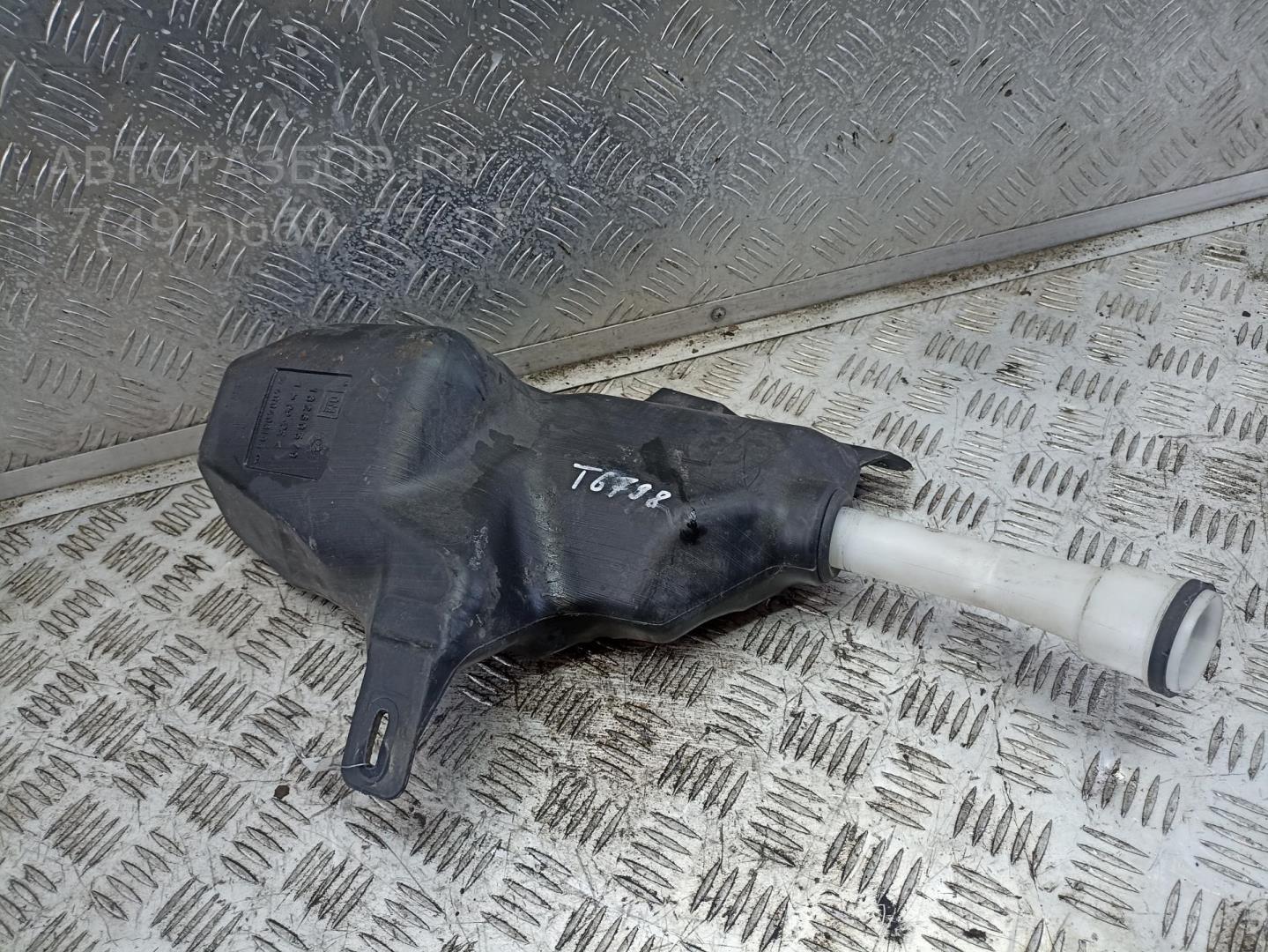 Бачок омывателя лобового стекла