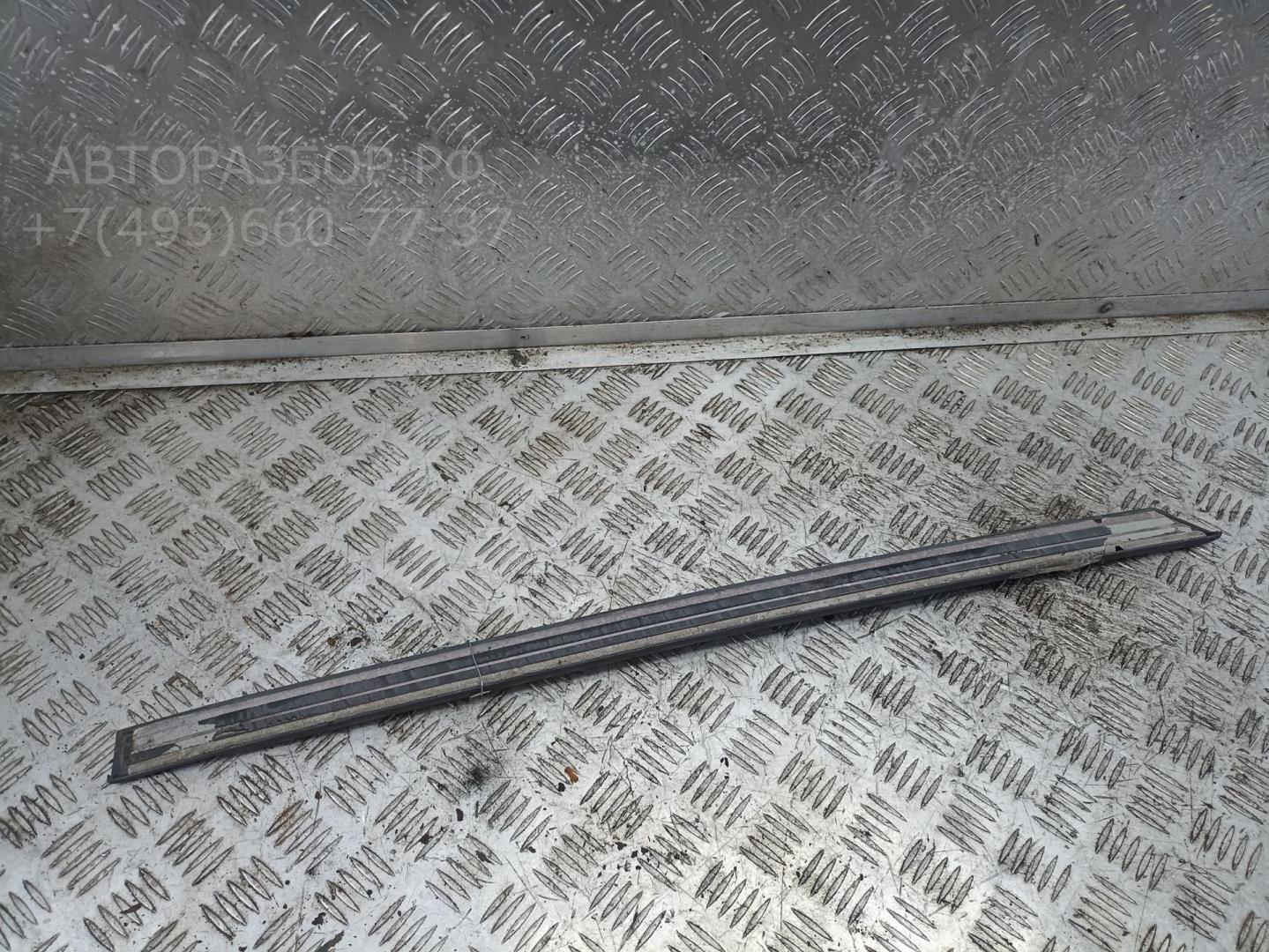 Накладка двери задней левой