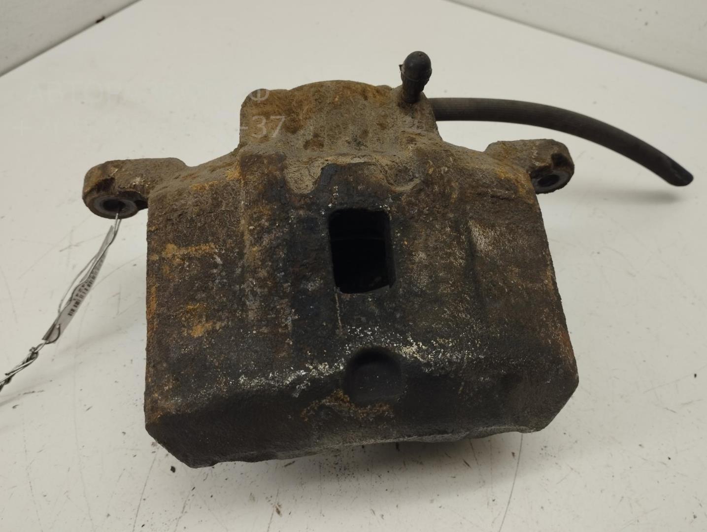 Суппорт передний левый