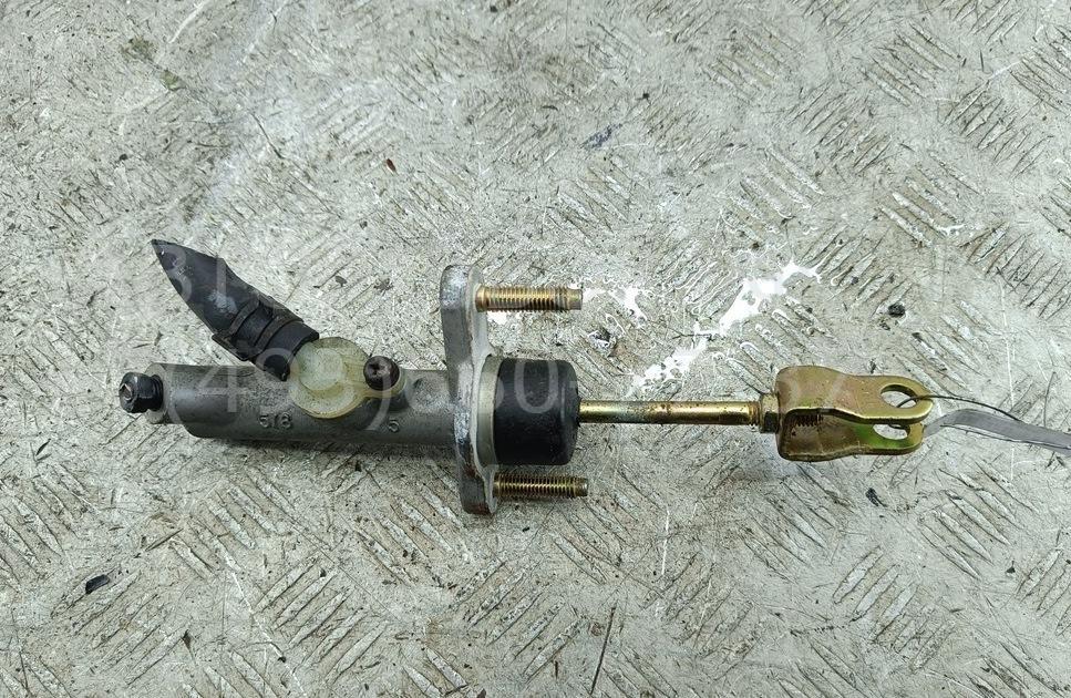 Цилиндр сцепления главный