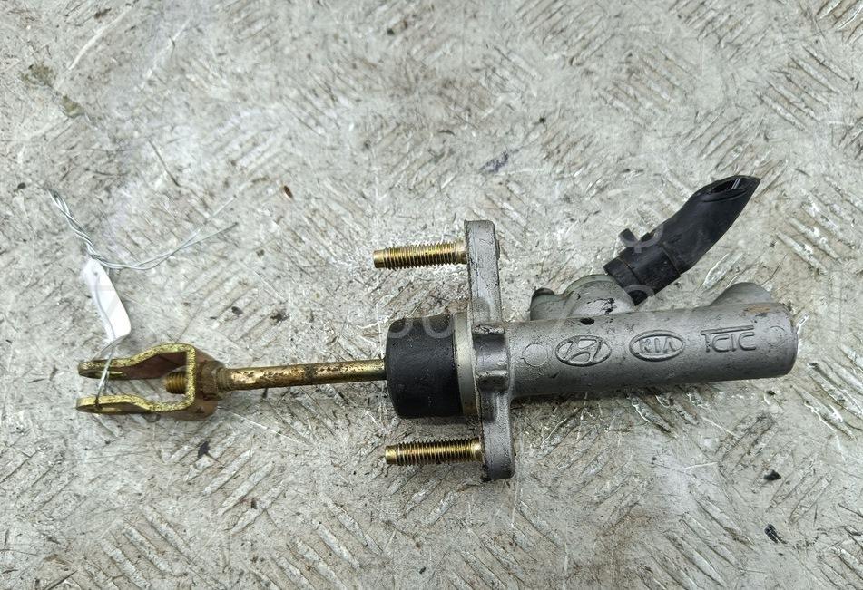 Цилиндр сцепления главный