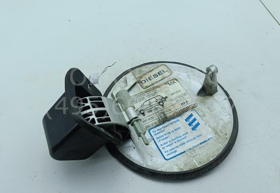 Лючок бензобака