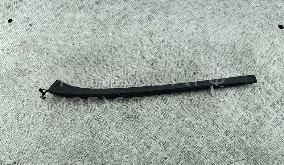 Молдинг лобового стекла