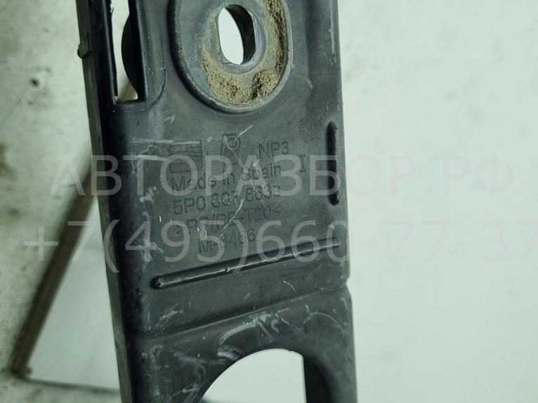 Молдинг заднего бампера левый