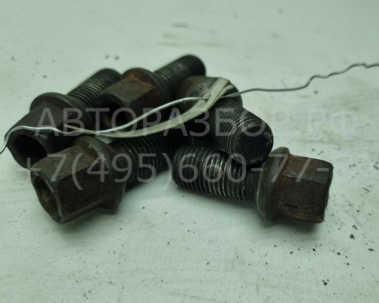 Болт колесный