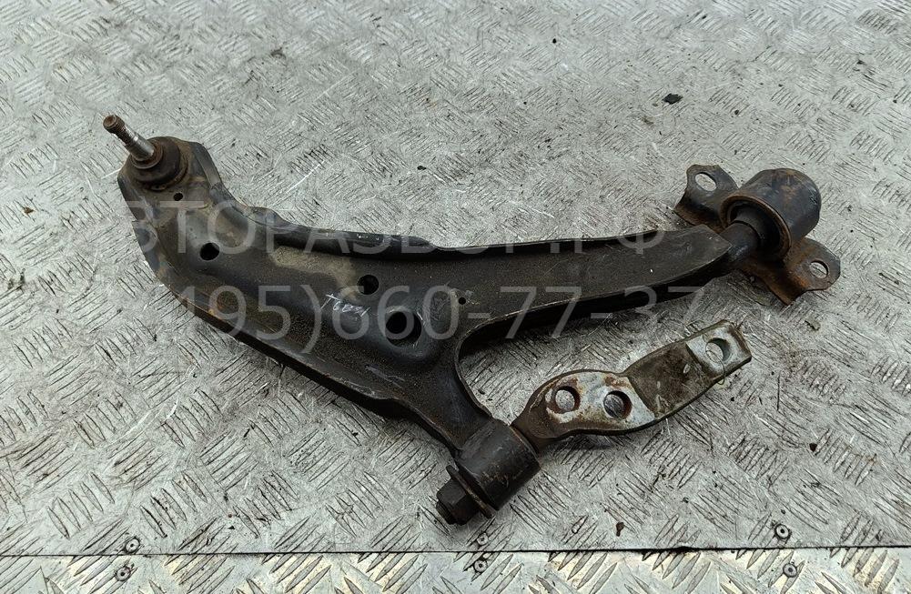 Рычаг передний правый