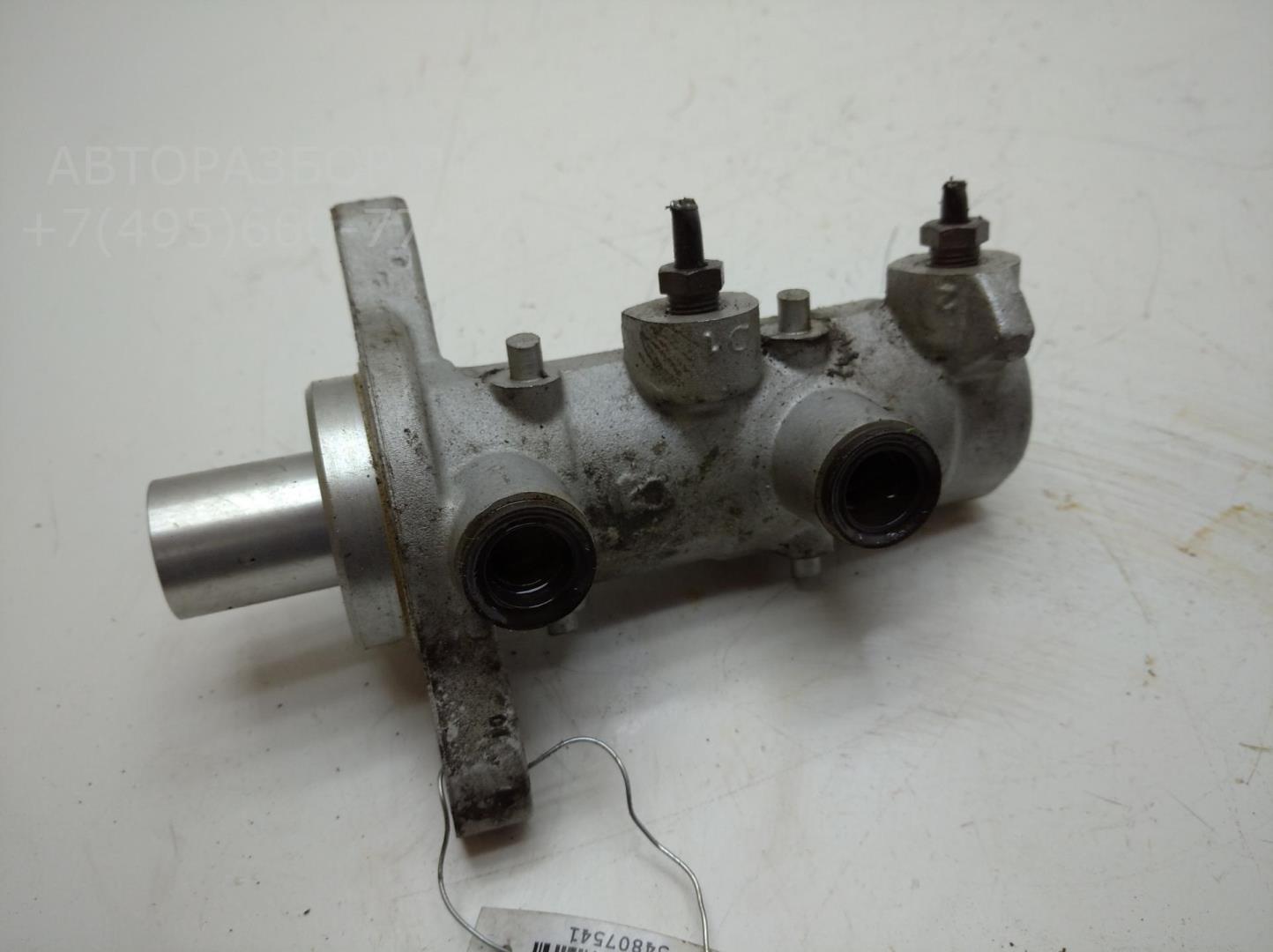 Цилиндр тормозной главный