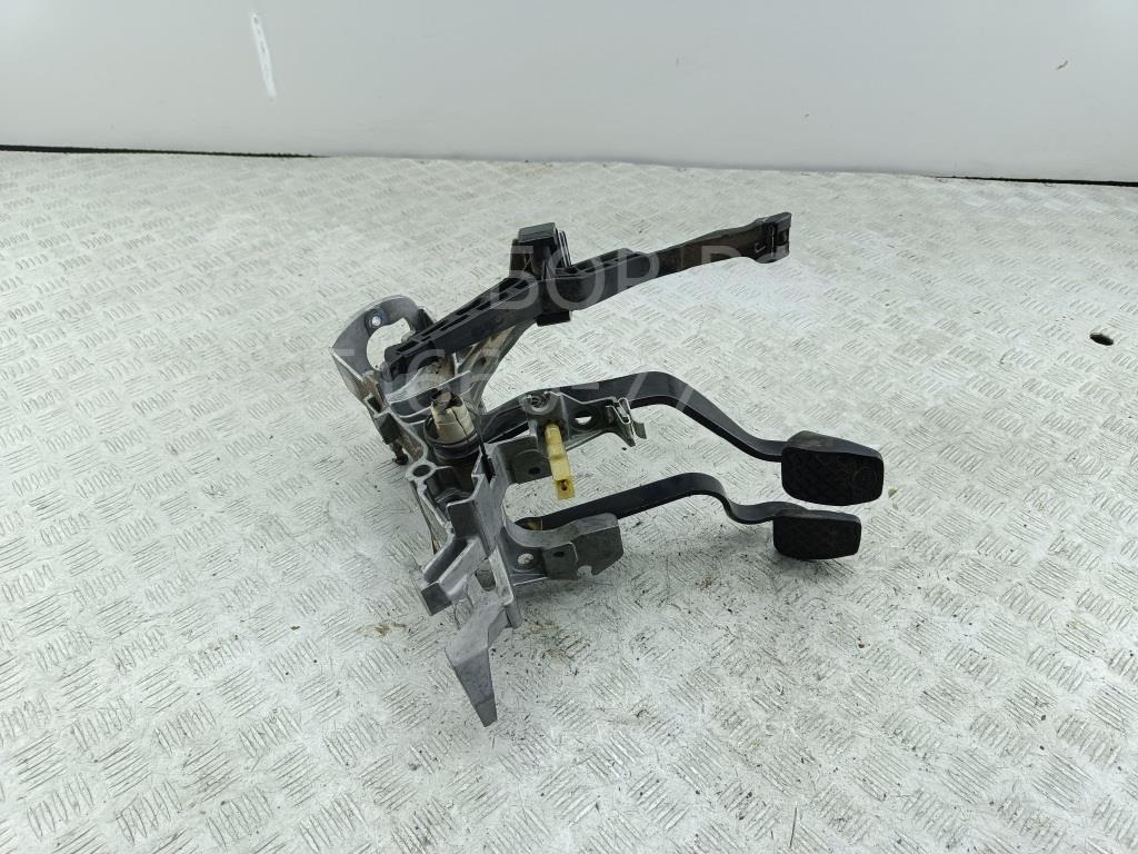 Блок педалей