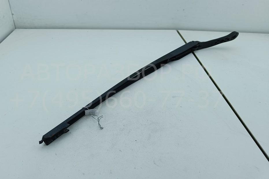 Поводок стеклоочистителя передний правый