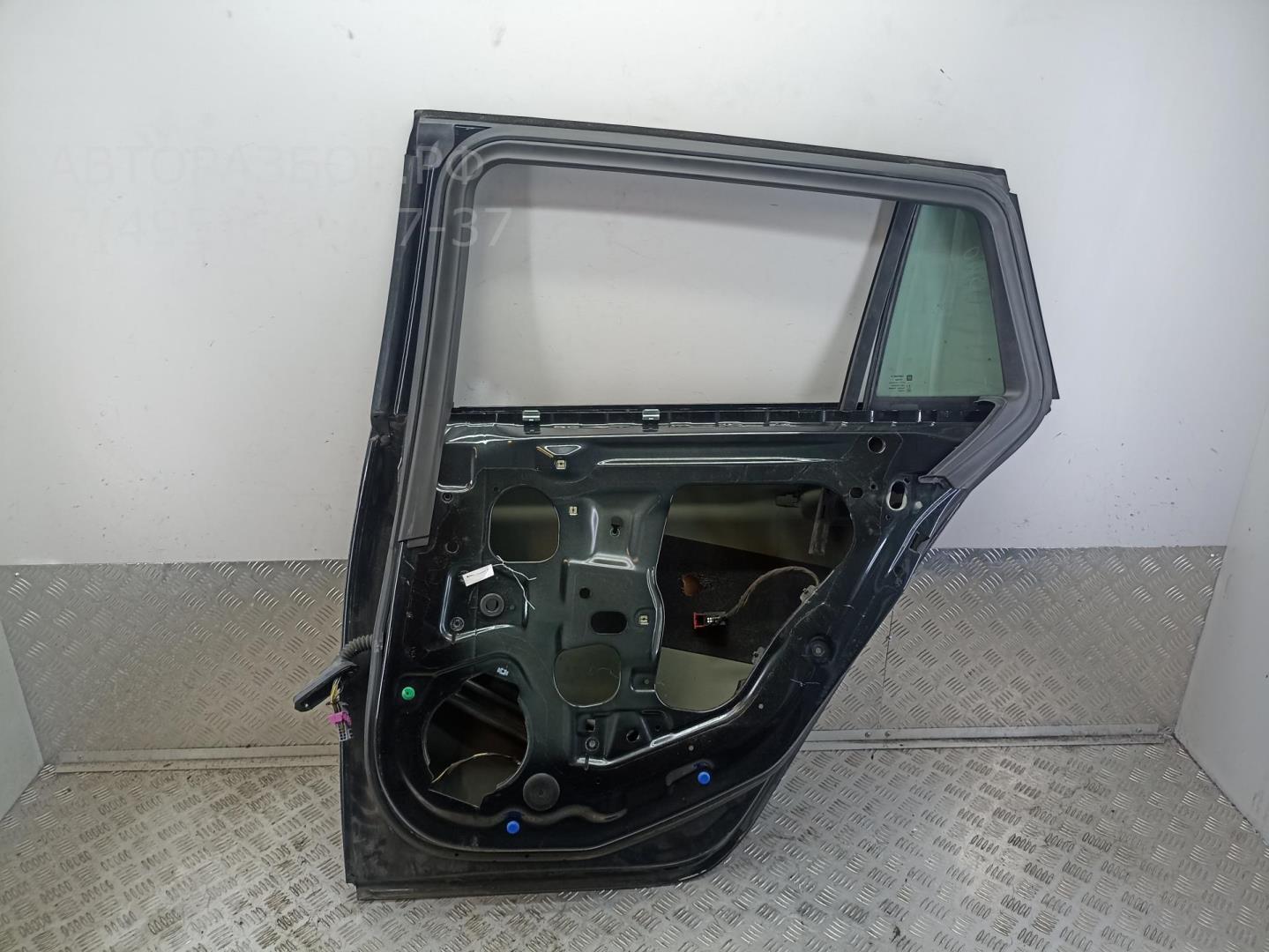Дверь задняя правая