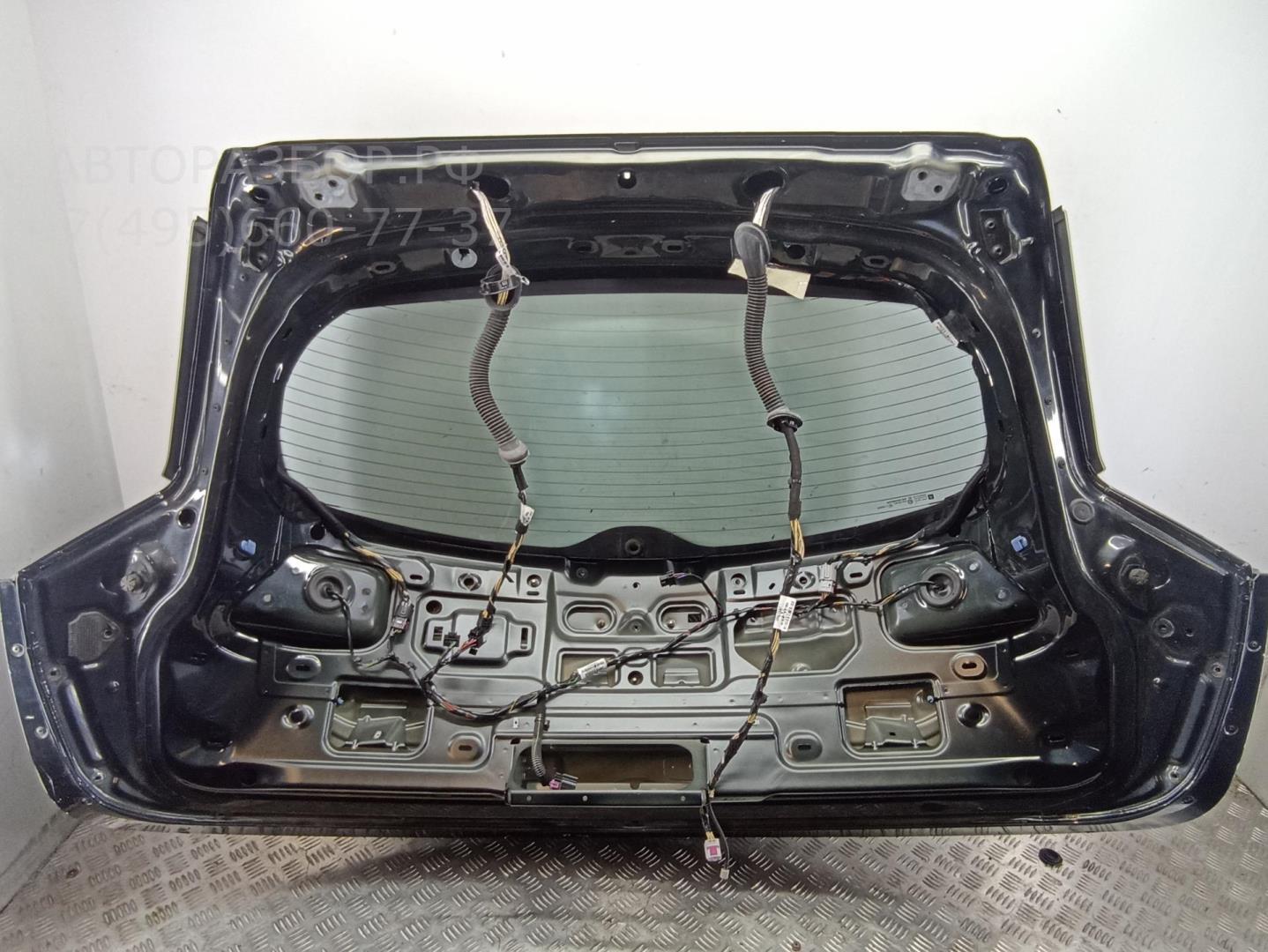 Дверь багажника