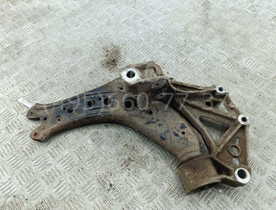 Рычаг передний левый