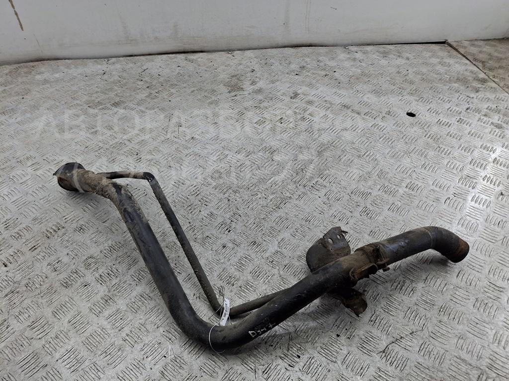 Горловина топливного бака