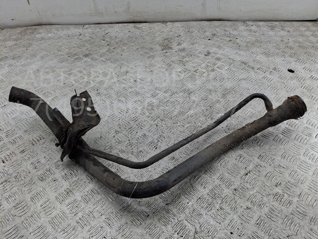 Горловина топливного бака