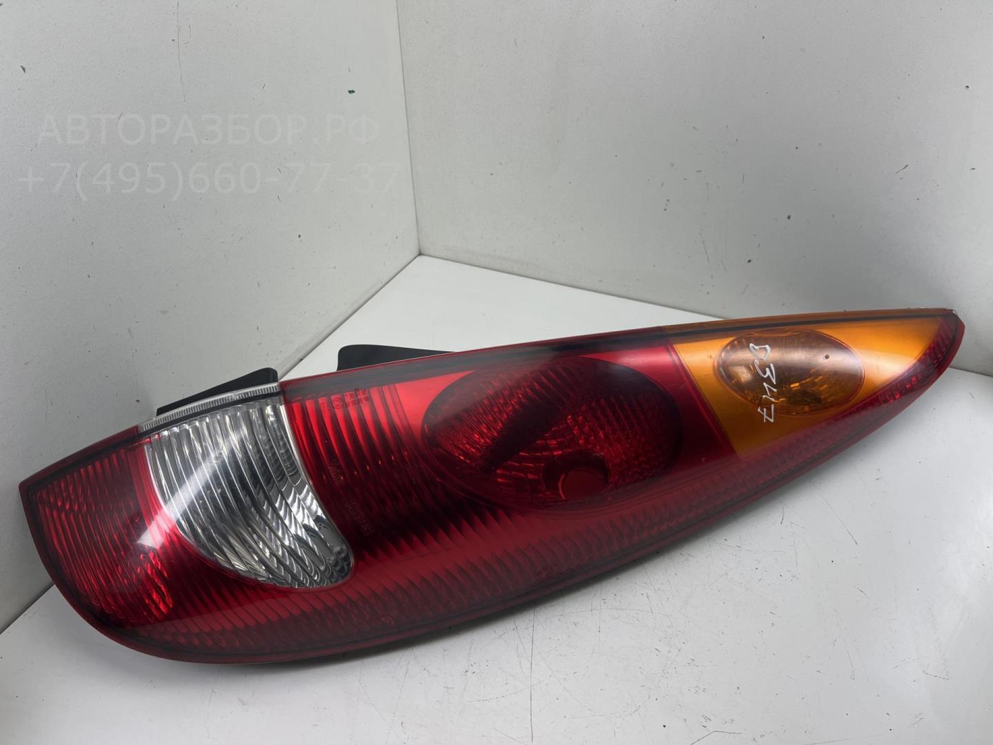 Фонарь задний правый
