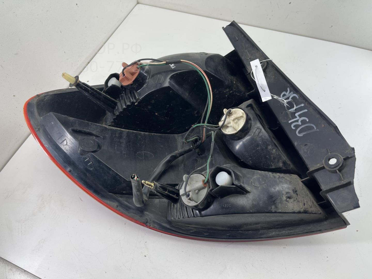 Фонарь задний правый