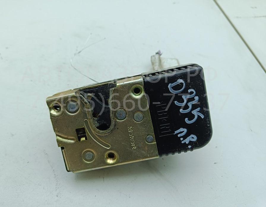 Замок двери передней правой