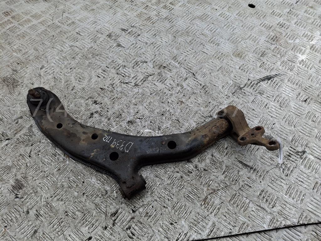 Рычаг передний правый