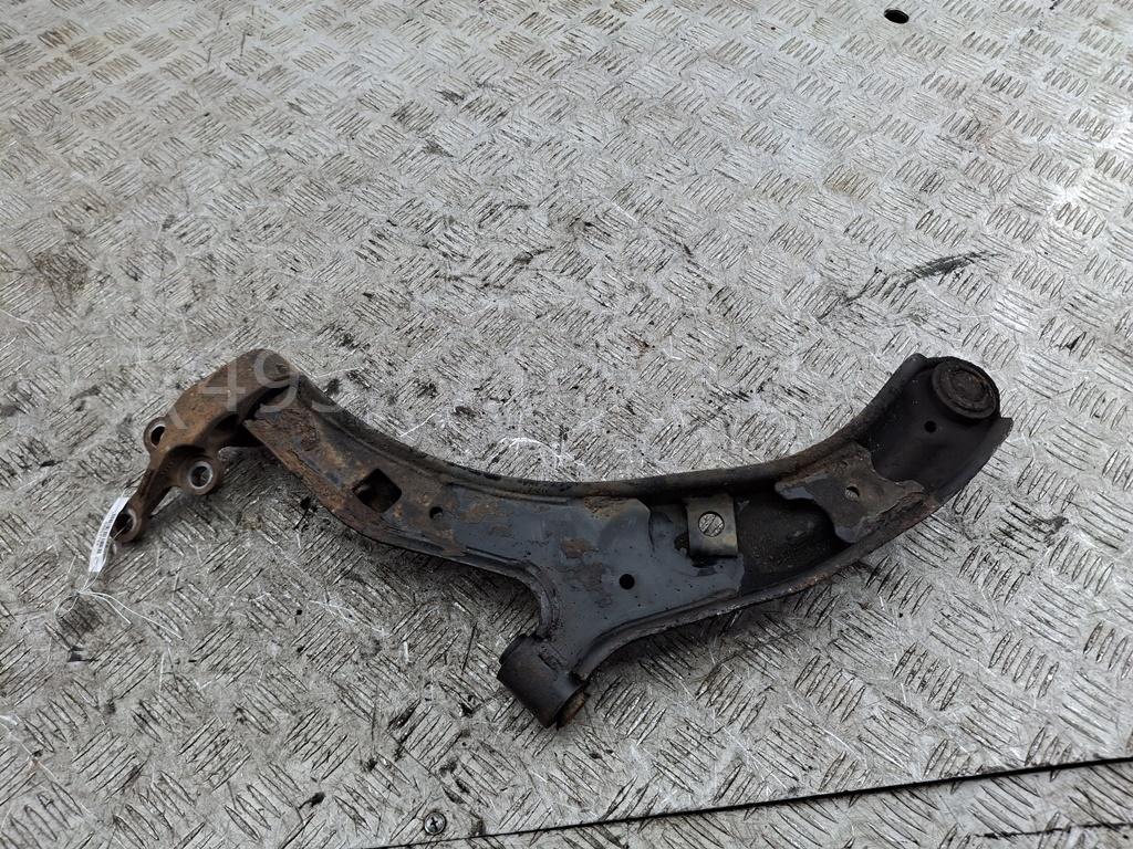 Рычаг передний правый
