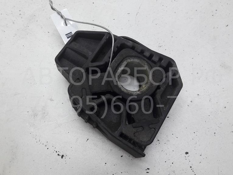 Кронштейн радиатора