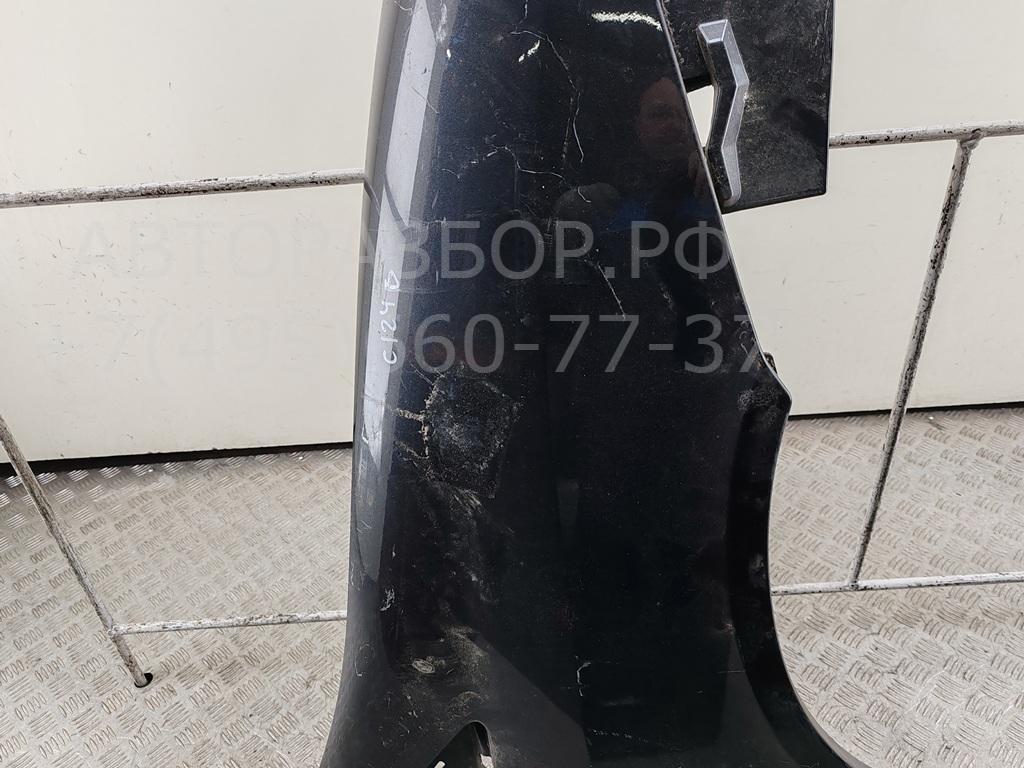 Крыло переднее правое