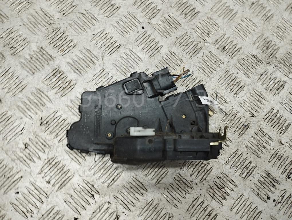 Замок двери передней правой