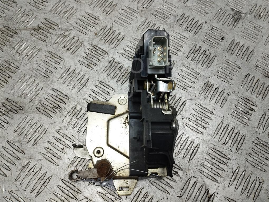 Замок двери передней правой